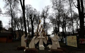 В Івано-Франківську встановили полотно різдвяних побажань.ФОТО