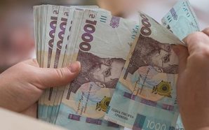 Шмигаль анонсував виплату 6,5 тисячі грошової допомоги на дітей взимку