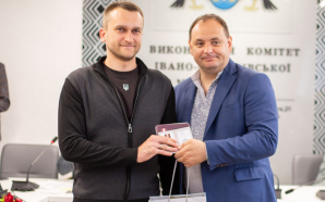 “Лицар бойового чину”: у Франківську нагородили військового Романа Бобриса
