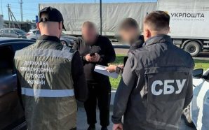 Контрабанда автомобілів під виглядом гуманітарної допомоги: на Львівщині оголосили підозри…