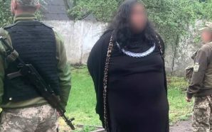 На кордоні з Молдовою затримали чоловіка у жіночому вбранні, який…