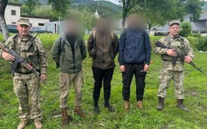 Трьох порушників кордону відшукали прикордонники у високогір’ї за допомогою безпілотника