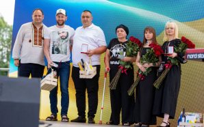 Мер вручив нагороди та прозвітував перед громадою: підтримка військових, медицина,…