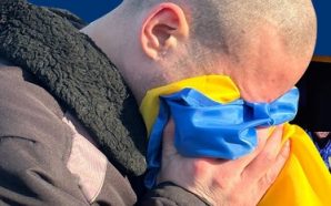  Делятин зустрічає звільненого з полону військовослужбовця Вячеслава Гнідя