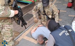 Екскерівництво паспортного сервісу “Документ” підозрюють у привласненні 21 мільйона гривень