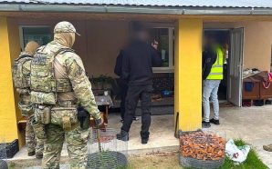 Продавали психотропи, вимагали гроші й крали людей: на Прикарпатті спіймали…