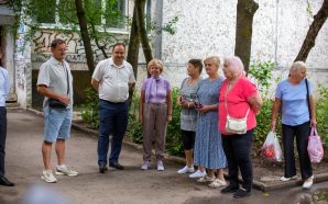 Програма підтримки: у 50 під’їздах Франківська оновлюють вікна для родин…