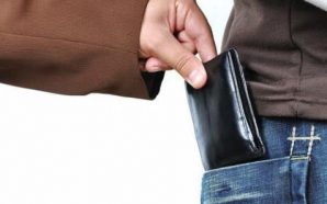 Житель Франківська в громадському транспорті викрав у тернополянки 70 тисяч…