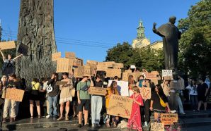 «Вето на закон»: у містах України проходять акції протесту