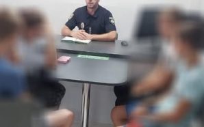 На Надвірнянщині встановили особи підлітків, які жбурляли каміння в автівки