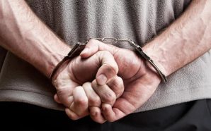 У Калуші засудили чоловіка, який катував подружжя гарячою праскою під…