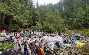 На озері Росохан зафіксували рекорд України: діти зібрали найбільшу карту…