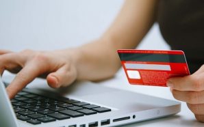 Шахрай під виглядом банкіра ошукав франківчанку на понад 300 тисяч…