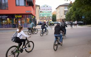 Руслан Марцінків провів ранкову інспекцію на велосипеді