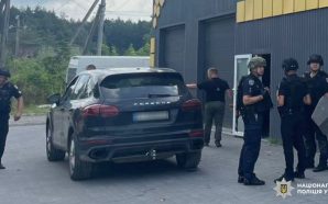 У Львівській області двох чоловіків застрелили на автосервісі