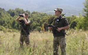 Спроба незаконно потрапити закордон: поблизу кордону зі Словаччиною прикордонники затримали…