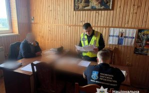 Лісник із Прикарпаття під слідством через сотні зрубаних дерев та…