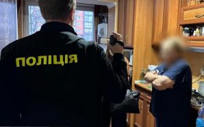 Прикарпатські поліцейські викрили медпрацівницю на хабарі понад чверть мільйона