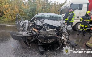 Смертельна ДТП на Прикарпатті: зіткнулись легковик та вантажівка. ФОТО