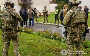 Викрадали та катували людей: на Тернопільщині затримали сімох військових