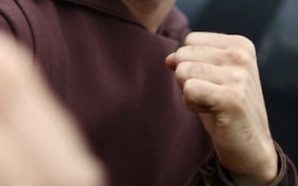 Наніс удари по голові франківцю та втік: поліцейські повідомили зловмиснику…