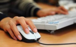 Продавала зарядну станцію: аферисти ошукали франківку на понад 360 тисяч…