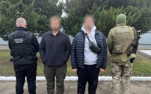 На Буковині прикордонники затримали двох чоловіків, які намагалися нелегально потрапити&hellip;
