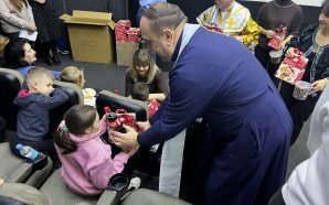На Франківщині дітям-сиротам вручили подарунки до Дня святого Миколая
