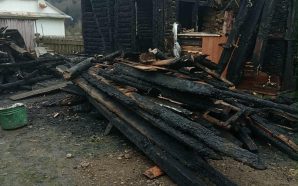 На Прикарпатті збирають кошти для сім’ї, що втратила дім у…