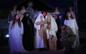 Театр на ходулях «Глорія» представить різдвяний вертеп на Вічевому майдані