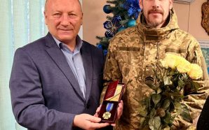 Воїна з Бурштина нагородили відзнакою Міністра оборони “Лицарський хрест”. ФОТО