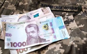 Зарплати військових можуть зрости до 100 тисяч гривень: у Раді&hellip;