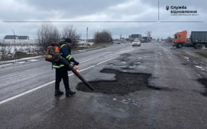 На перевалах Івано-Франківської області запровадили цілодобове чергування дорожніх служб