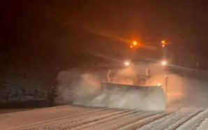 Понад 70 дорожників і десятки машин розчищають сніг на автошляхах&hellip;