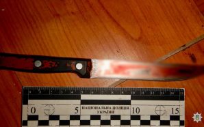 Сімейний конфлікт завершився ножовим пораненням: на Прикарпатті жінку підозрюють у&hellip;