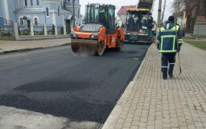 На дорогах області тривають ремонти: де саме працює техніка