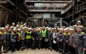 Денис Шмигаль відзначив прикарпатських енергетиків на ураженому російською ракетою енергоблоці.&hellip;