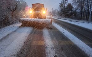 Похолодання на Прикарпатті: на дорогах працює снігоочисна техніка