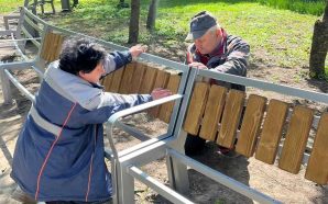 У Франківську оновлюють лавки в парках і зонах відпочинку