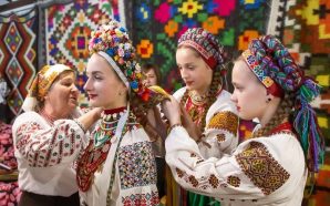 У Коломиї відтворили автентичне весілля села Саджавка. ФОТО
