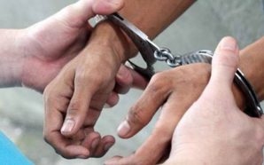 У Франківську затримали чоловіка з підозрілими таблетками та кастетом