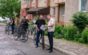 Мер на велосипеді перевірив Пасічну: які проблеми побачили під час&hellip;