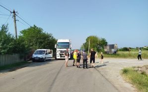На Прикарпатті люди шість годин блокували дороги через жахливий стан&hellip;
